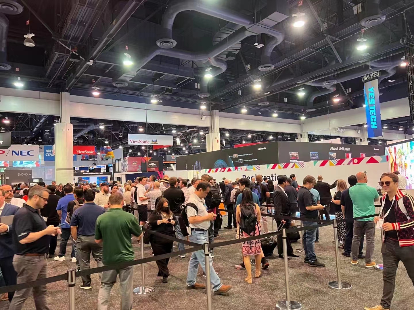 1688547177385473.jpg 美國(guó)展會(huì)搭建現(xiàn)場(chǎng)圖